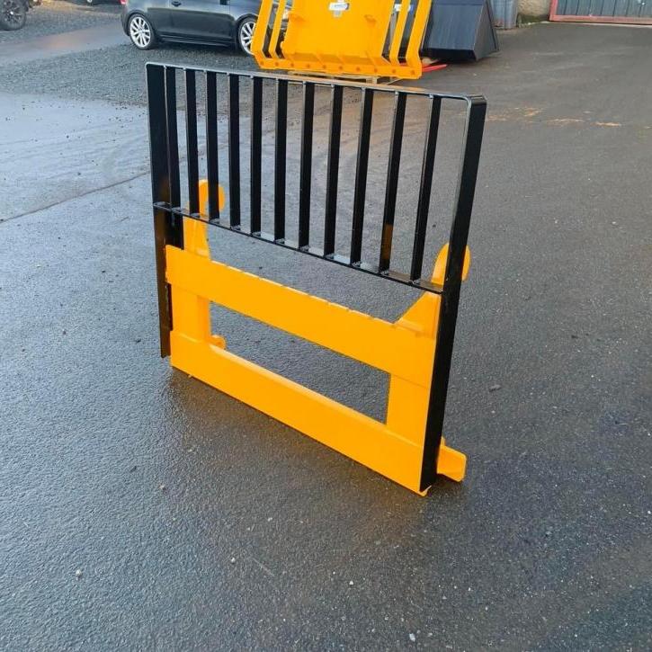 Class 3 fork carriage made to fit JCB Q-Fit  with top guard